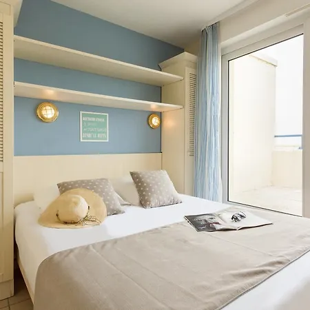 Pierre & Bleu Marine Aparthotel 3*