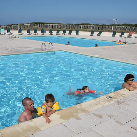 Pierre & Bleu Marine Aparthotel 4*